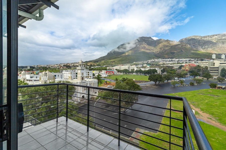 1 Bedroom Property for Sale in Zonnebloem Western Cape
